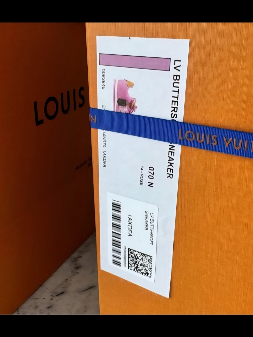 LIMITED EDITION LOUIS VUITTON J-HOPE BUTTERSOFT SNEAKER - Picture 12 of 13